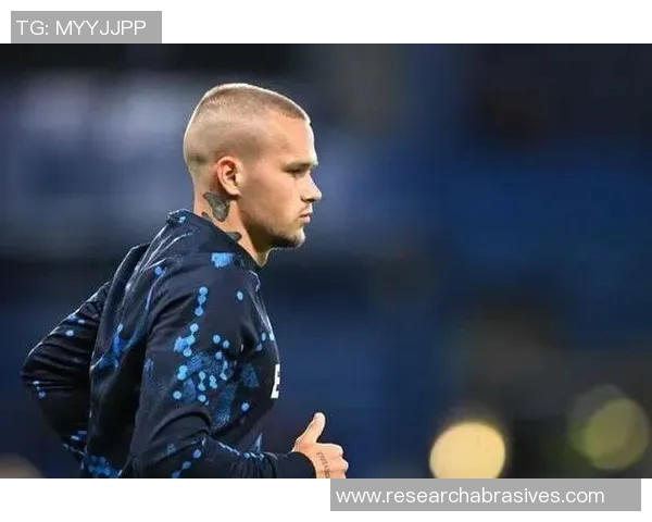 足球明星在异国他乡的生活点滴与精彩瞬间全记录